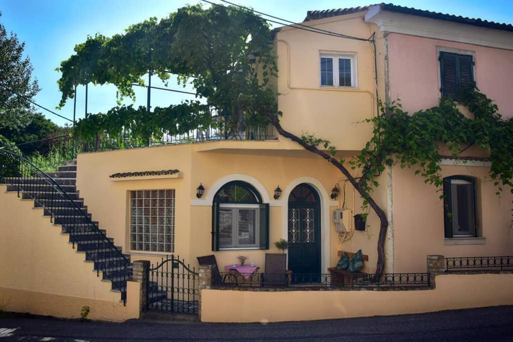 Nafsikas Apartment - Ipsos Beach Екстер'єр фото