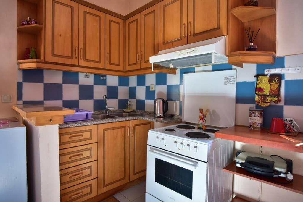 Nafsikas Apartment - Ipsos Beach Екстер'єр фото