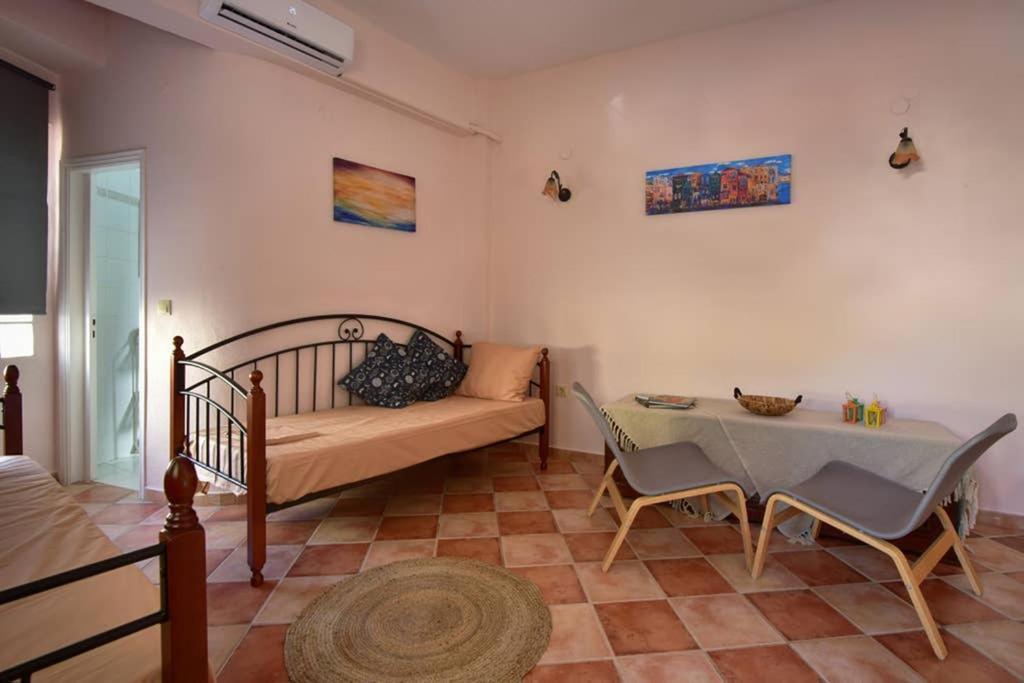 Nafsikas Apartment - Ipsos Beach Екстер'єр фото