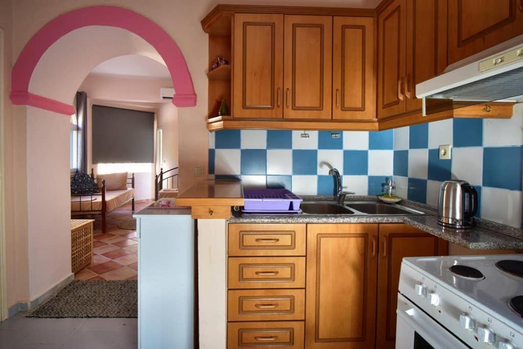 Nafsikas Apartment - Ipsos Beach Екстер'єр фото