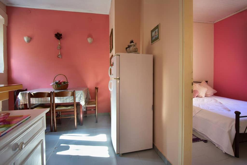 Nafsikas Apartment - Ipsos Beach Екстер'єр фото